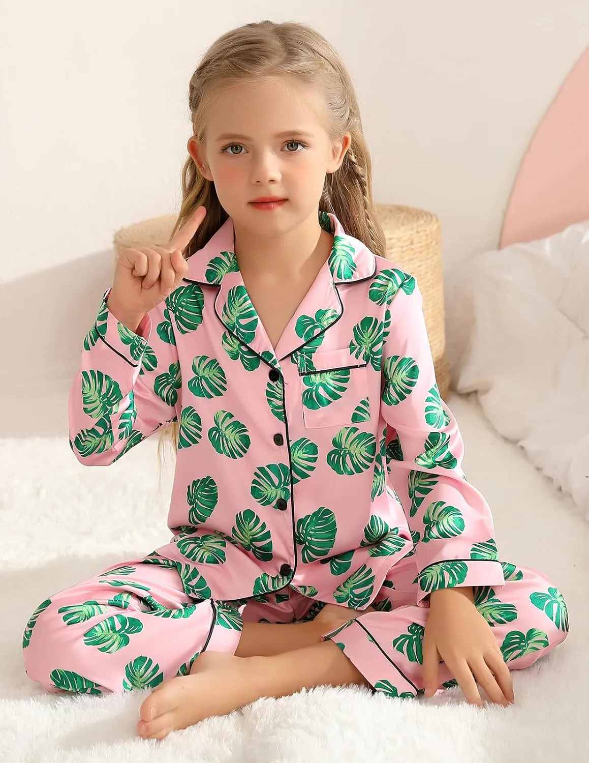 Veseacky Unisex Satin Pajamas Set Boys Girls Silk Pjs for Kids Long Sleeve 2 Piece Sleepwear Button-Down Nightwear(4-13T)